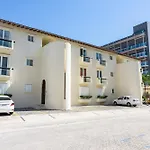 Luna Maya 1 Condo